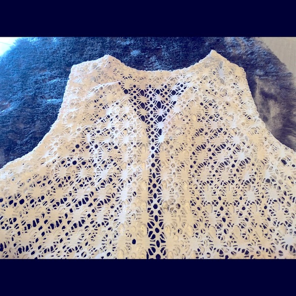 New Crocheted Lightweight Elegant Vest/Top - Picture 7 of 11
